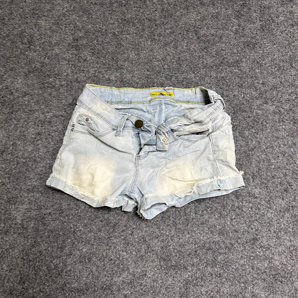 YMI Shorts Womens Size 3 Light Wash Low Rise Denim Raw Hem Flap Pockets Casual